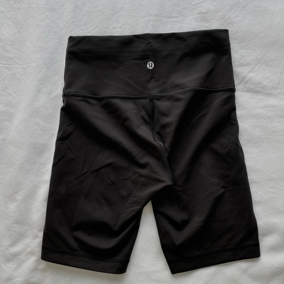 Lululemon Black High Rise Biker Shorts Size 6 - Picture 5 of 6